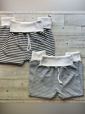 Childhoods Clothing Skinny Sweatpants bundle of 2 size 5T striped VGUC